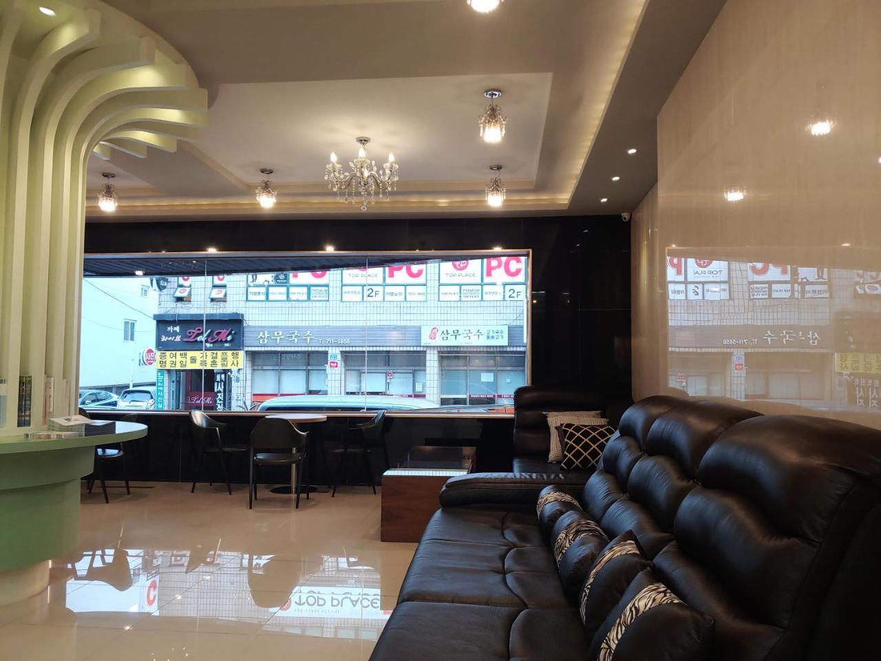Gallery Hotel Bnb Jeju Exterior photo