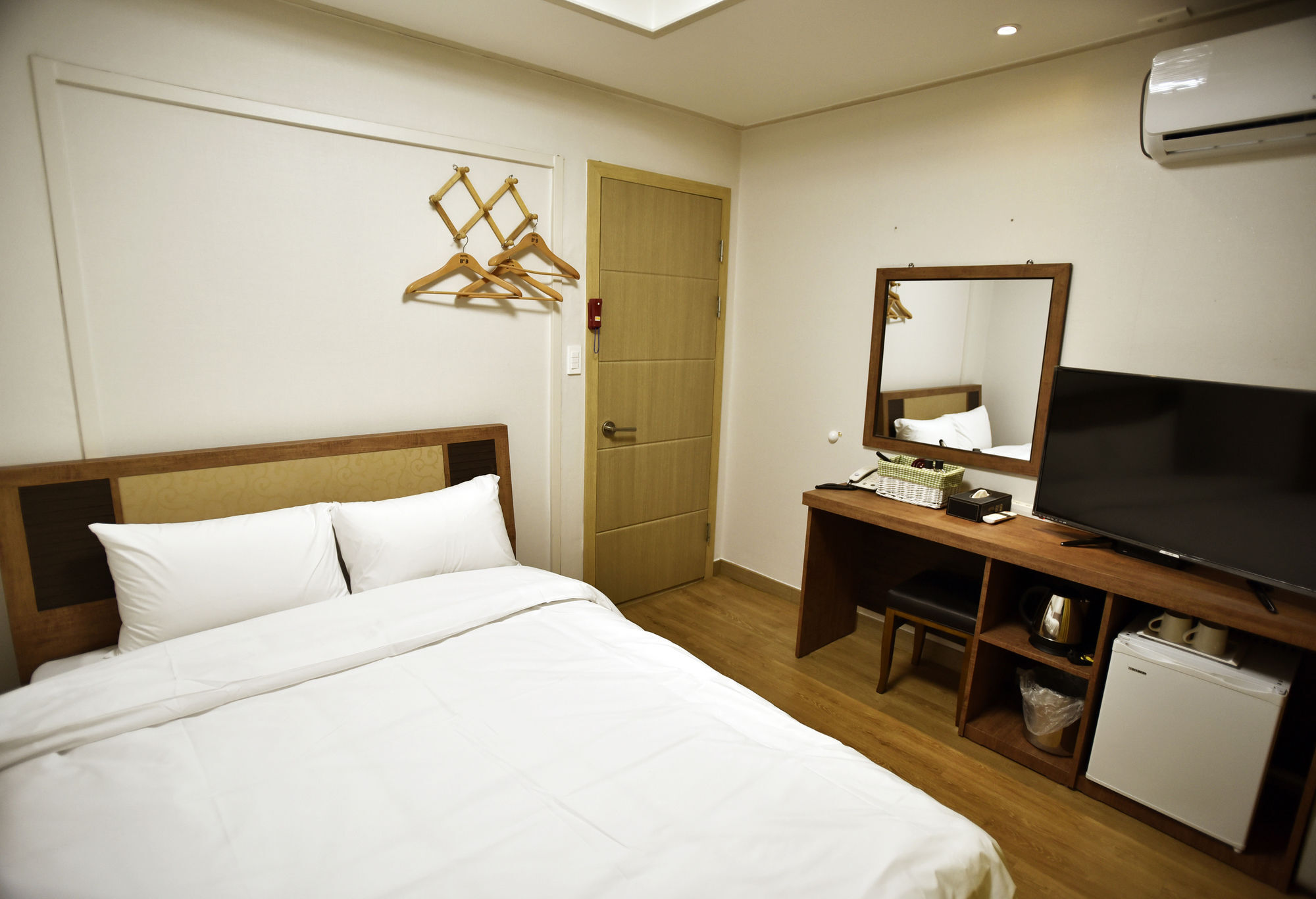 Gallery Hotel Bnb Jeju Exterior photo